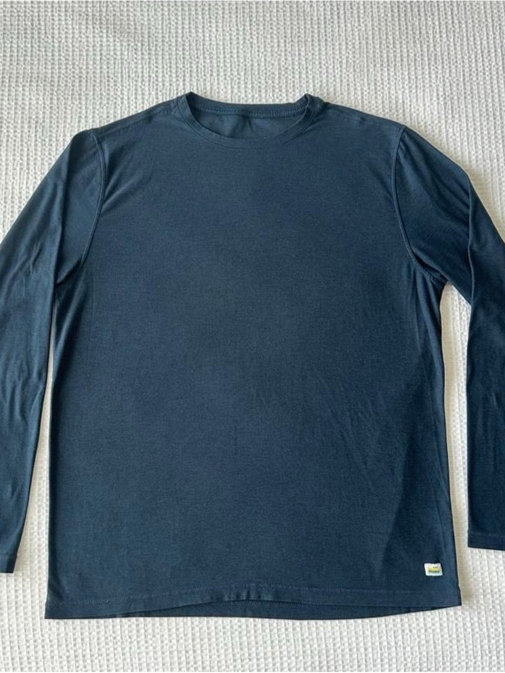 Vuori Long-Sleeve Crewneck Shirt - Navy Blue